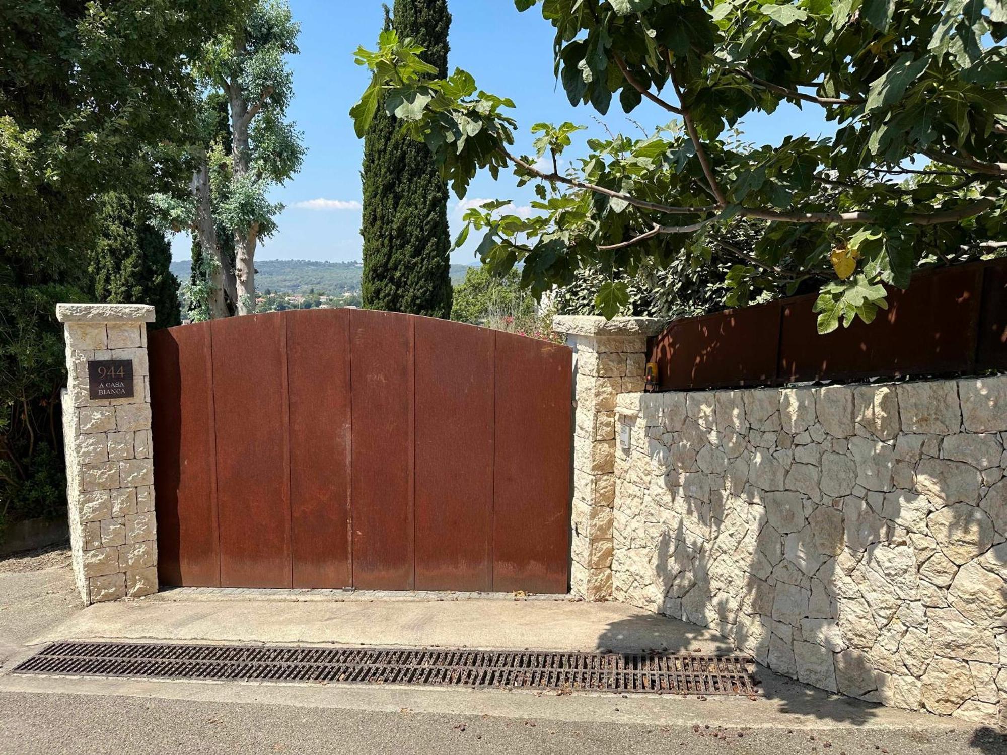 Отель A Casa Bianca Сен-Поль-де-Ванс Экстерьер фото